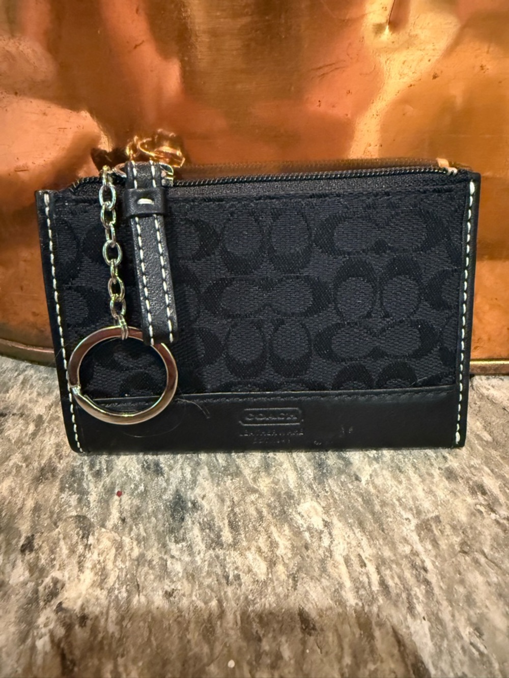 VINTAGE AND NEVER USED Coach Black Signature Small Zip Card Case with Keyring